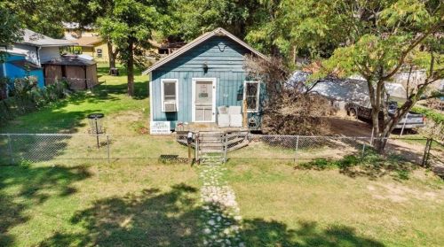 54 Anthony St, Austin, TX 78702-5557