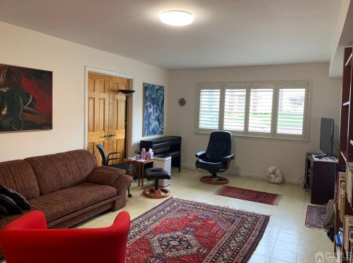 209 Mandon Ct, Princeton NJ  08540-9549 exterior