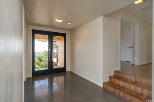 2480 Sunset Dr, Riverside, CA 92506-3468