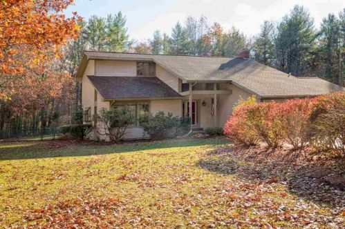 60 Woods Run, Portsmouth, NH 03869-5814