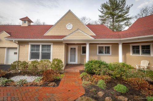 4 Cameo Ct, York, ME 03909-1452