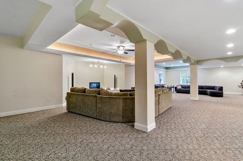 9171 Falling Waters Dr, Willowbrook IL  60527-0717 exterior