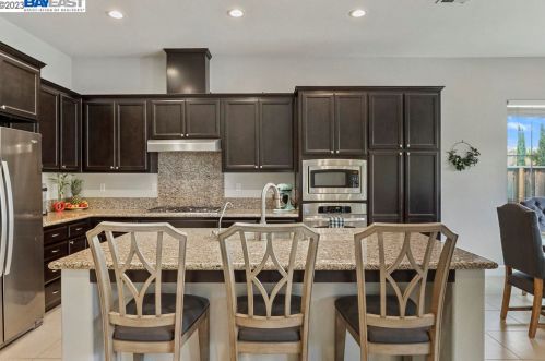 2523 Brandini Dr, Pleasanton, CA 94568-7981