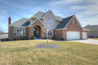 140 Barrington Dr, Bourbonnais, IL 60914-2169