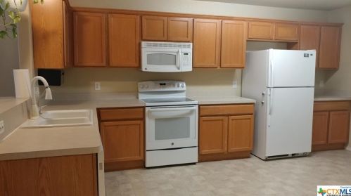 3436 Zachary St, Seguin TX  78155-7302 exterior