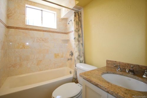 389 Nile St, Aurora CO 80401-2934 exterior