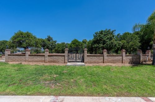 1901 Praed St, Riverside CA  92503-6630 exterior