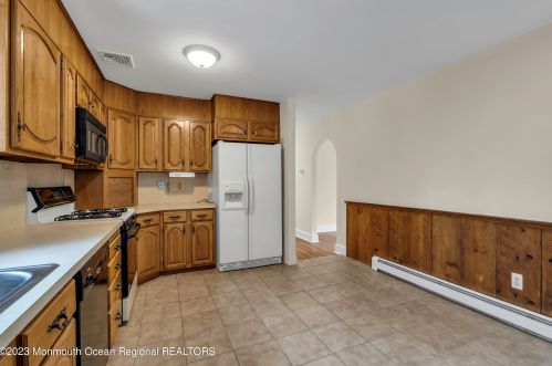 232 Cold Indian Spg Rd, Tinton Falls NJ 07712-3224 exterior