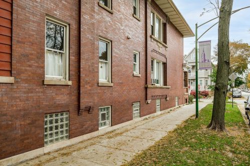 1501 Wellington Ave, Chicago IL  60657-4014 exterior