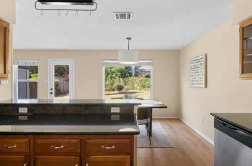 5911 Brown Rock Trl, Austin TX  78749-3314 exterior