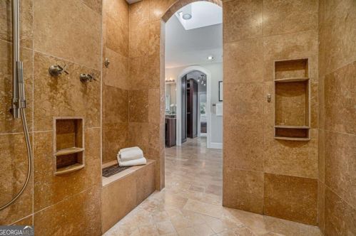 887 Berkshire Rd, Atlanta GA  30324-4929 exterior