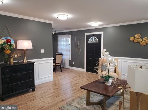 16 Boxwood Ln, Willingboro, NJ 08046-1619