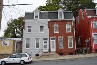 511 Strawberry St, Lancaster PA  17602-4433 exterior