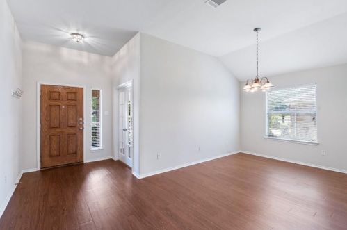 1909 Amberwood Loop, Uhland TX  78640-5750 exterior