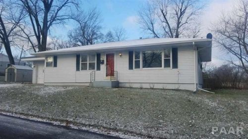 1313 18 St, Pekin IL  61554-5170 exterior