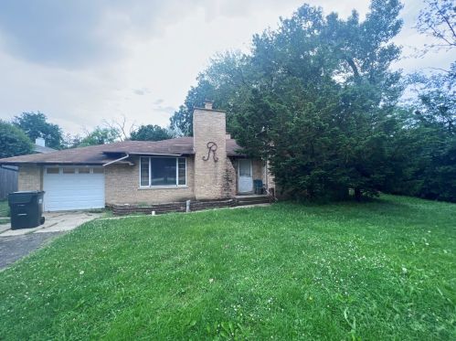 13 Elmhurst Rd, Wheeling, IL 60070-2515