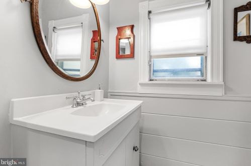 135 Warwick Rd, Tavistock NJ  08033-3706 exterior