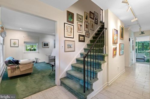 84 Mason Dr, Princeton NJ  08540-5408 exterior