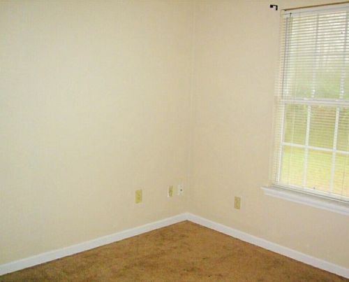 1252 Lakeview Dr, Conyers GA  30012-4440 exterior