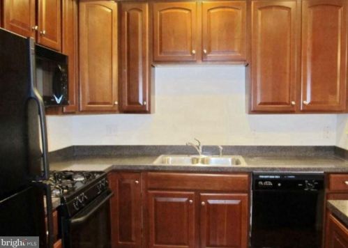 28 Peppermint Dr, Lumberton Township, NJ 08048-4276