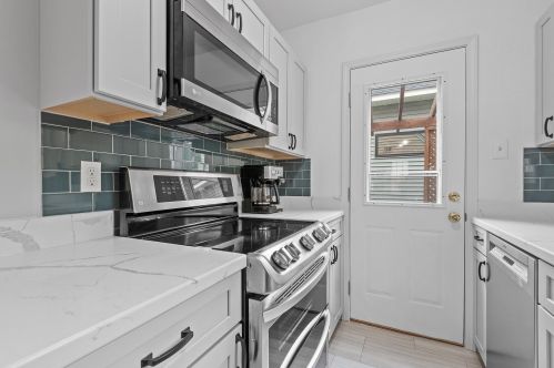 1789 Hamline Ave, Saint Paul MN  55113-6221 exterior