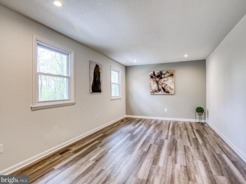 2324 Chestnut Hill Rd, Harpers Ferry WV  25425-5140 exterior