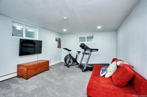 5564 Mansfield Ave, Denver CO  80237-1064 exterior
