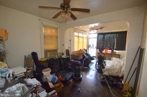 7046 Broad St, Philadelphia, PA 19126-1713