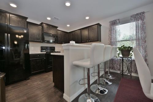 1544 Chama Dr, Fort Worth TX  76119-2666 exterior