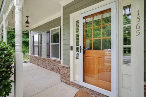 1565 Habershal Rd, Atlanta, GA 30318-4010