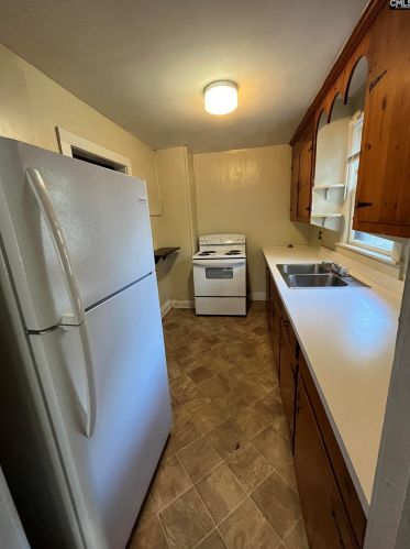 417 Greenwood Rd, Cayce-West Columbia SC  29169-5314 exterior