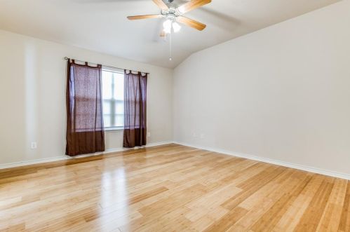 921 Bee Creek Ln, Fort Worth TX  76120-1336 exterior