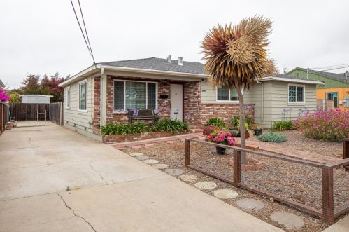 1061 Wanda Ave, Seaside, CA 93955-5324