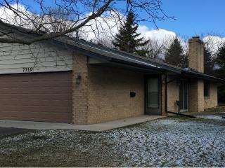 7110 Robinwood Trl, Saint Paul MN  55125-2720 exterior
