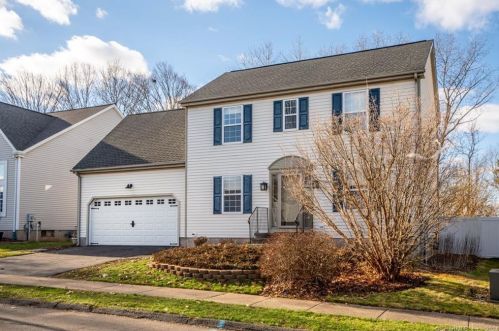 85 Wynd Ter, Middletown, CT 06457-8729