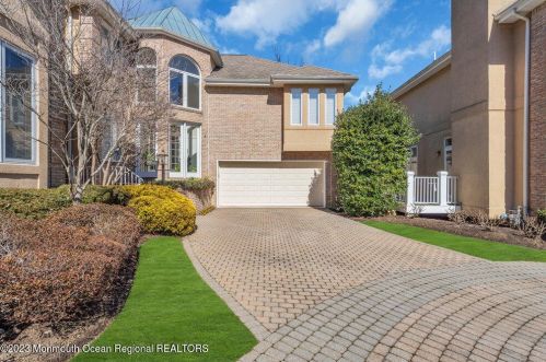 53 Torrey Pines Ct, Holmdel Village, NJ 07733-2524