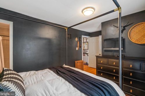 6431 Franconia Ct, Springfield VA  22150-1204 exterior