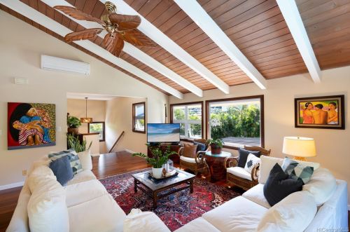 2956 Kaloaluiki St, Honolulu, HI 96822-1663