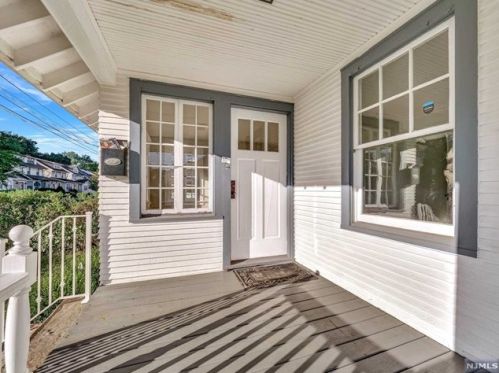 9 Hudson Ave, Maplewood NJ  07040-1506 exterior