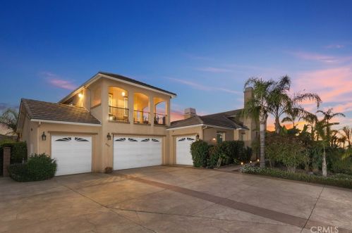 888 Highridge St, Riverside, CA 92506-7564