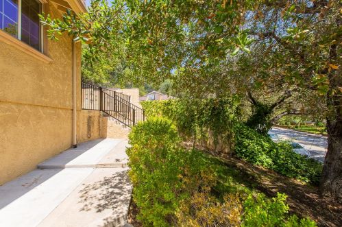 2411 Chevy Chase Dr, Glendale CA  91206-4525 exterior