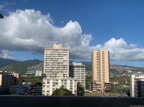 2463 Kuhio Ave, Honolulu HI  96815-3361 exterior