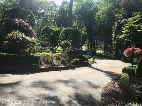 78 Cypress Neck Rd, Lincroft, NJ 07738-1015