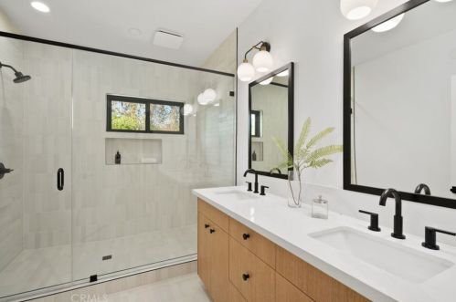 4614 Tobias Ave, Van Nuys CA  91403-2823 exterior