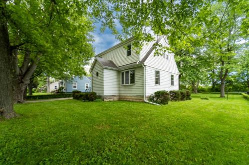 221 Maple St, Crown Point, IN 46307-2612