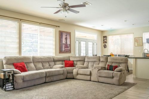 7306 Sunnyslope Dr, Lancaster, CA 93536-7352