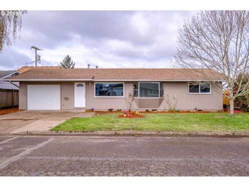 1220 Hood St, Albany OR  97322-6718 exterior