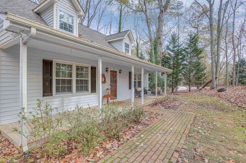 2416 Thompson Mill Rd, Gainesville, GA 30506-1885