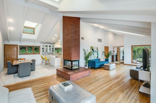 12 Coach Rd, Palos Verdes Estates, CA 90275-5202