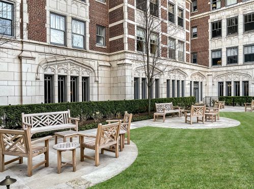 2440 Lakeview Ave, Chicago IL  60614-2872 exterior